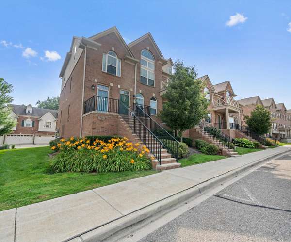 39665 Springwater Drive, Northville, MI 48168