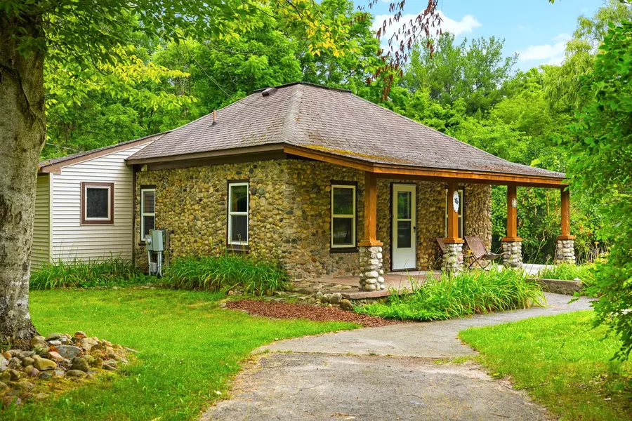 10150 SE East Torch Lake Drive, Alden, MI 49612