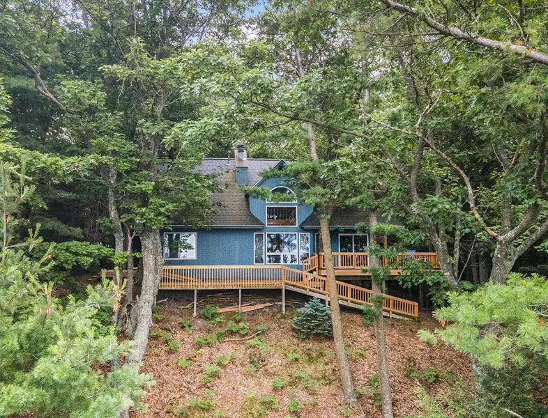 9367 N Lorraine Drive, Pentwater, MI 49449