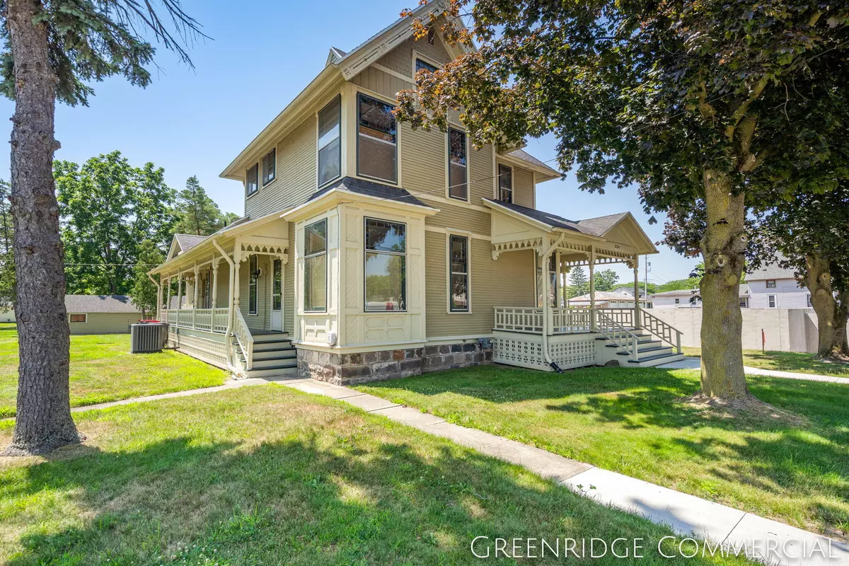 Lowell, MI 49331,524 E Main Street