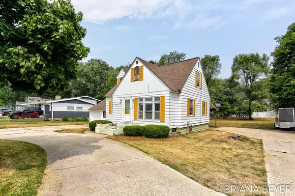 Holland, MI 49424,89 E Lakewood Boulevard