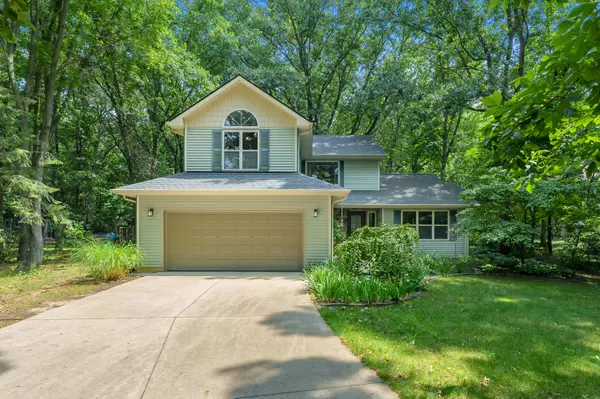 1490 Wickford Drive, Kalamazoo, MI 49009