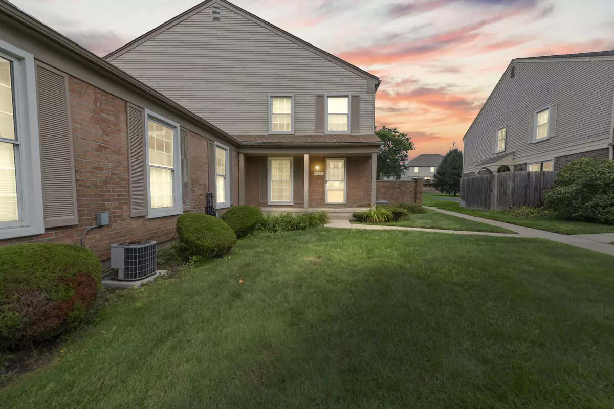 Novi, MI 48375,23697 Stonehenge Boulevard