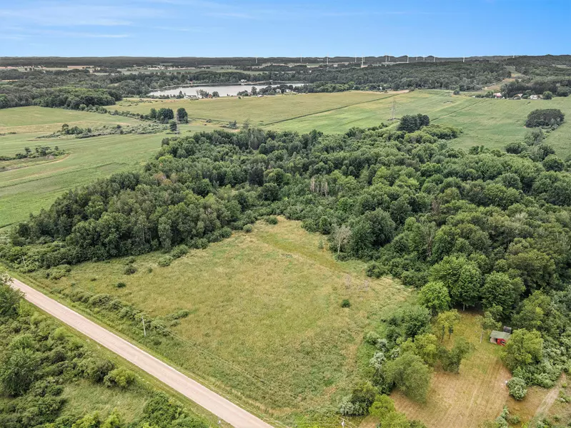 5433 S Hogenson Road, Scottville, MI 49454
