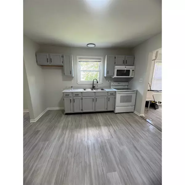 Roseville, MI 48066,25230 Ford Street