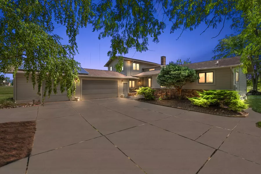 6677 Castaway Lane, Ypsilanti, MI 48197