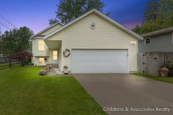 1300 Lancaster NW Avenue, Grand Rapids, MI 49504