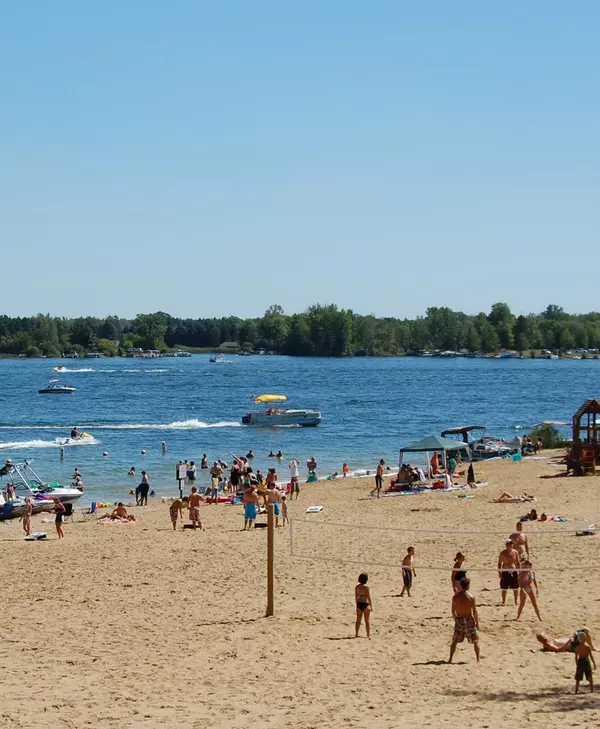 Canadian Lakes, MI 49346,9619 Calgary S Drive