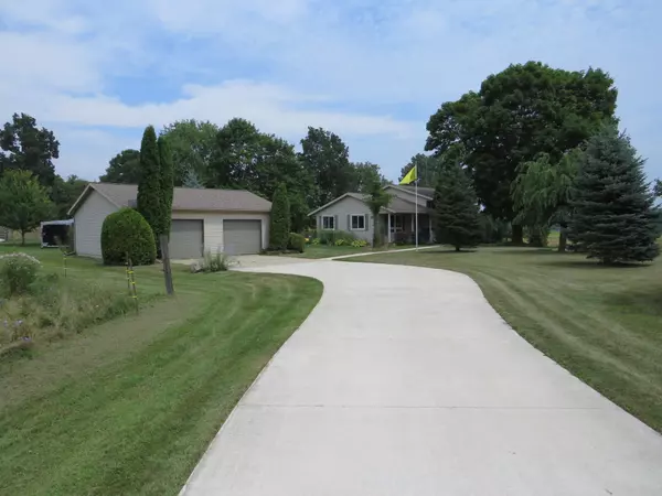 5190 W South County Line Road,  Fowler,  MI 48835