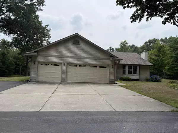 1515 W River Road, Muskegon, MI 49445