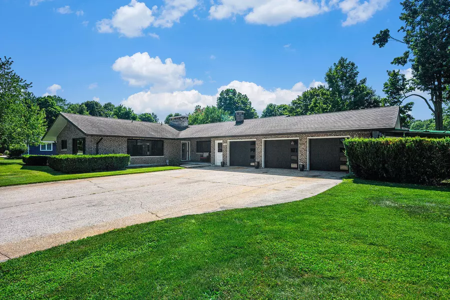 1010 East Street, Three Rivers, MI 49093