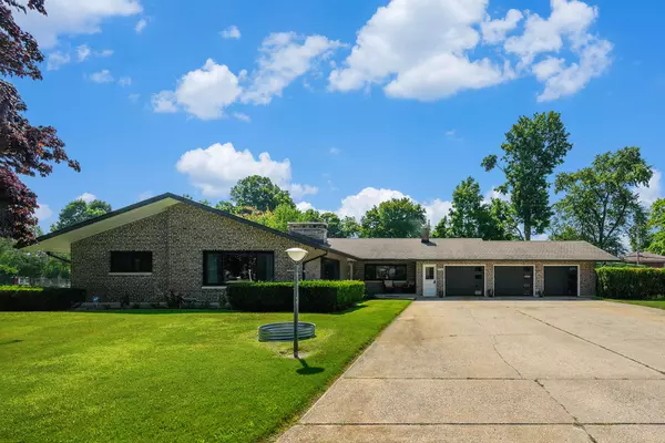 Three Rivers, MI 49093,1010 East Street