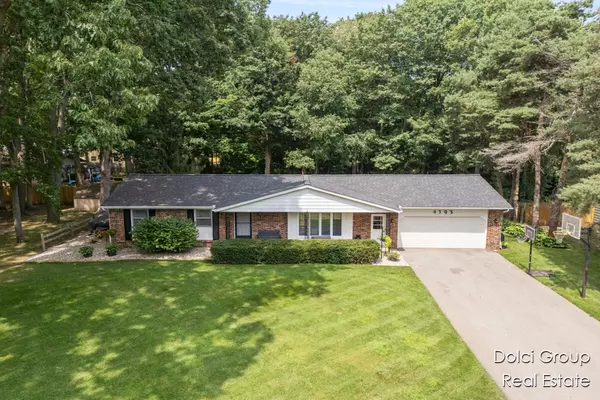 4193 Crestlane Drive, Hudsonville, MI 49426