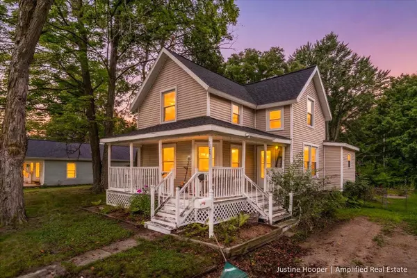 1323 4th Ave Avenue, Lake Odessa, MI 48849