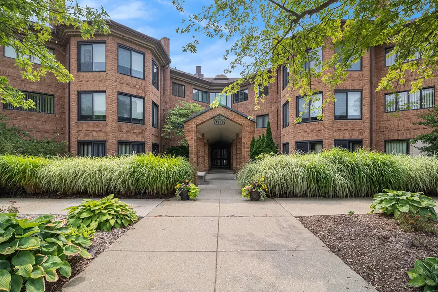 2115 Nature Cove Court #206, Ann Arbor, MI 48104