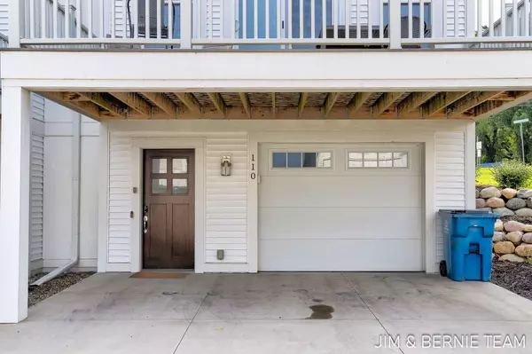 Douglas, MI 49406,110 Keewatin Court #15