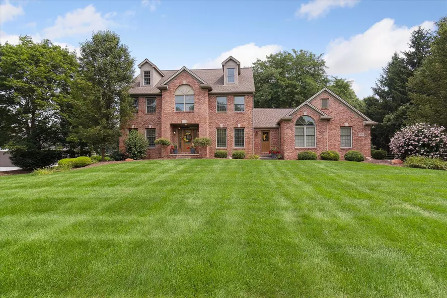 9559 Sherwood Drive, Saline, MI 48176