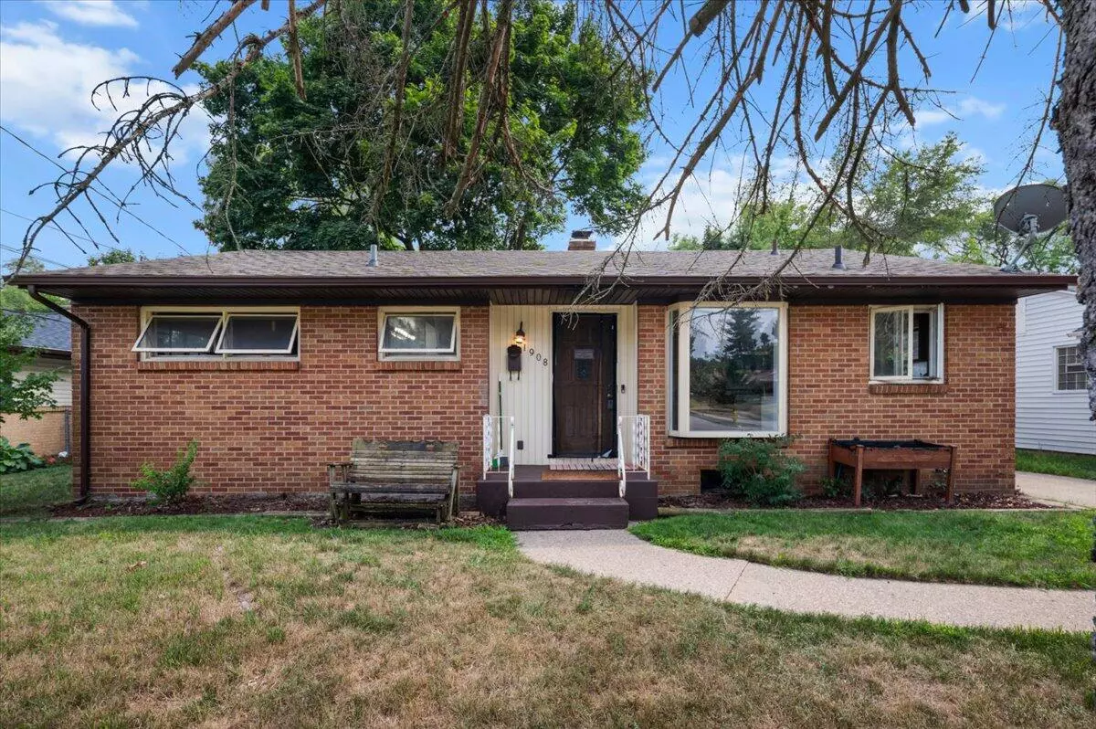 Grand Rapids, MI 49504,1908 4th NW Street