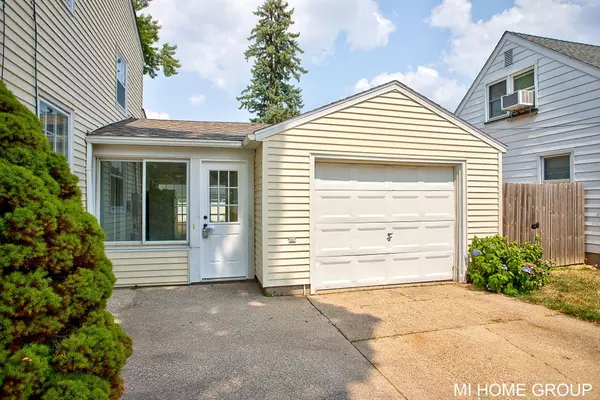 Grand Rapids, MI 49505,1313 Ellsmere NE Street