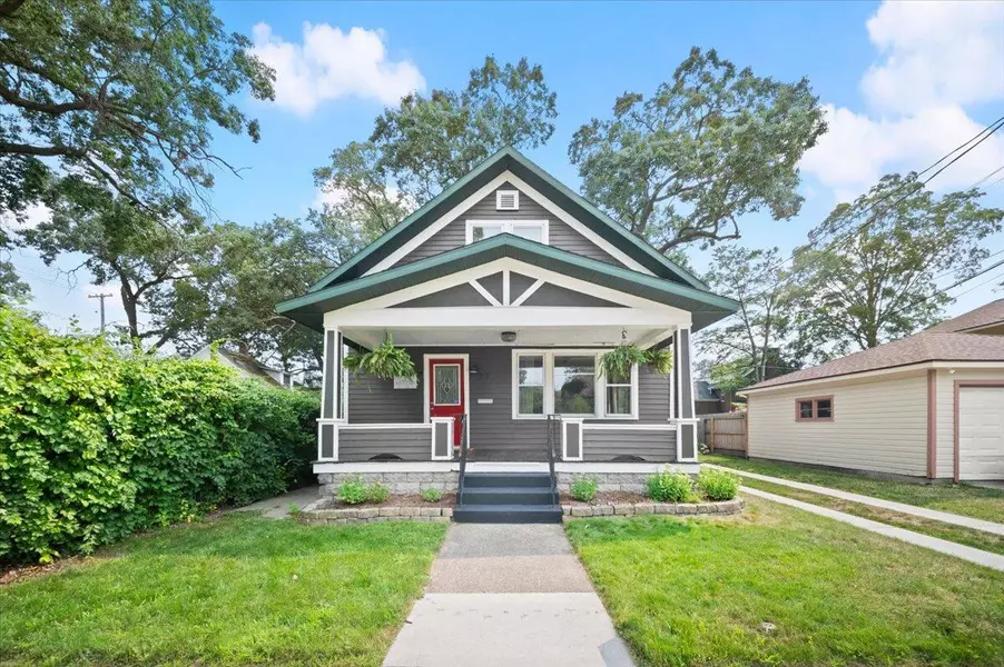 77 W Forest Avenue, Muskegon, MI 49441