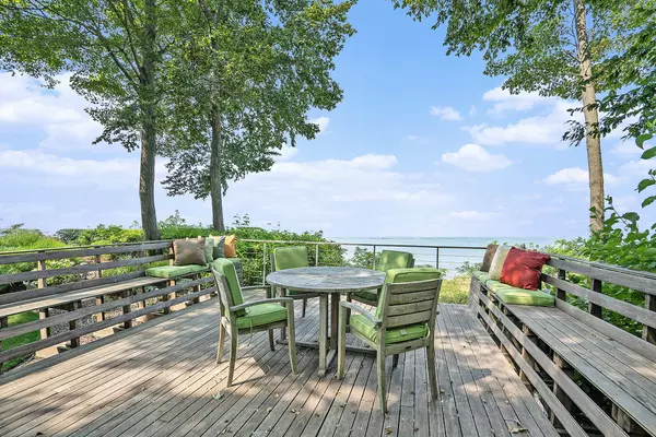 Holland, MI 49424,5285 N Lakeshore Drive
