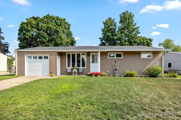 2110 Daylor NE Drive, Grand Rapids, MI 49525