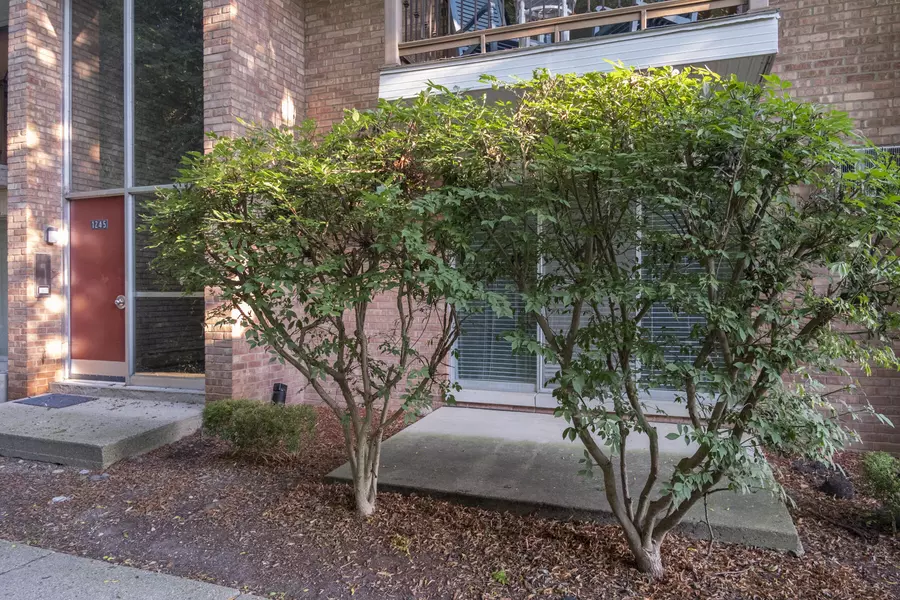 1245 Island Drive #102, Ann Arbor, MI 48105