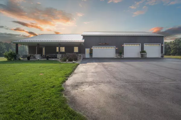 70574 N Driftwood, Edwardsburg, MI 49112