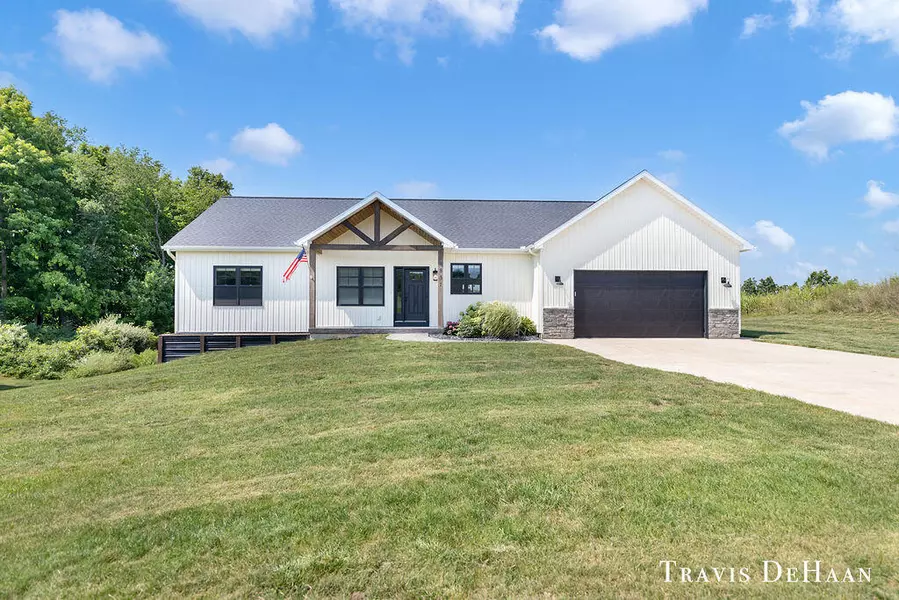 4837 Hidden Hills Dr Drive, Middleville, MI 49333