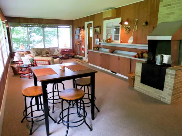 Pleasant Lake, MI 49272,890 White Lake Road