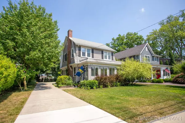 2519 Lake SE Drive, Grand Rapids, MI 49506