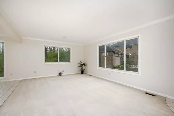 Ann Arbor, MI 48105,3949 Waldenwood Drive