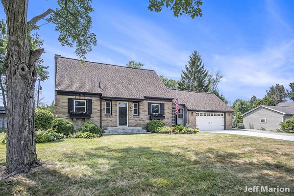 143 Ivanhoe NE Avenue, Grand Rapids, MI 49546