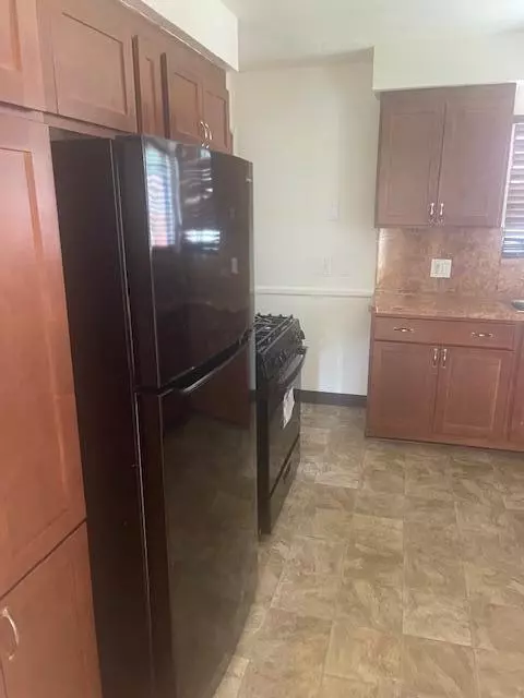 Allen Park, MI 48101,9614 Vine Avenue
