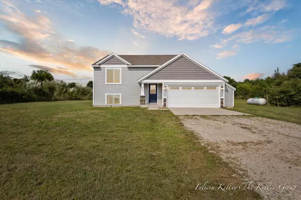 15727 Albrecht NE Avenue, Cedar Springs, MI 49319