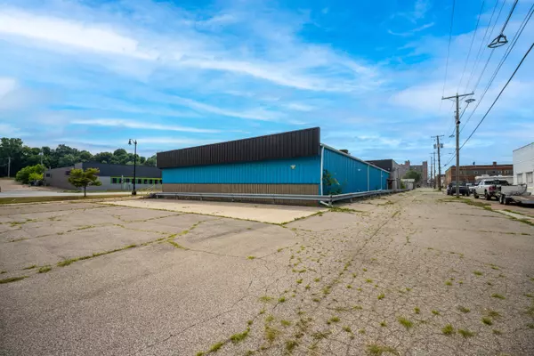 Benton Harbor, MI 49022,315-323 E Main Street