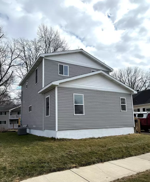 Three Rivers, MI 49093,632 Spring Street