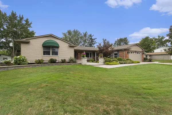 Farmington Hills, MI 48336,25847 Castlereigh Drive