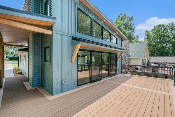 Cassopolis, MI 49031,65276 W Peninsula Drive