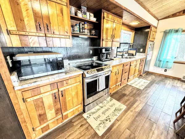 Bitely, MI 49309,10921 North Pine Grove Lane