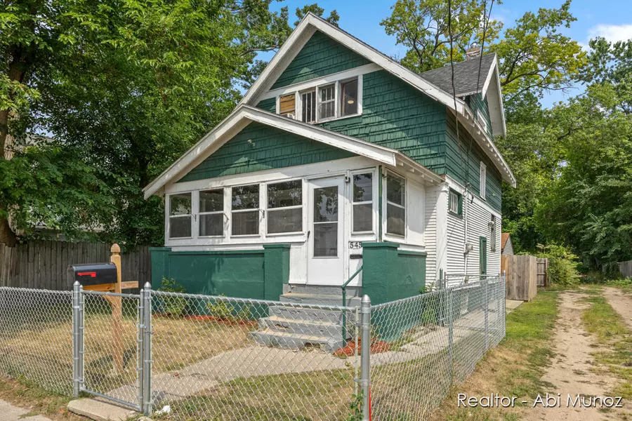 545 Oakdale SE Street, Grand Rapids, MI 49507