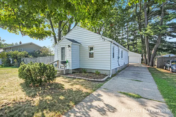 140 43rd SW Street, Grand Rapids, MI 49548