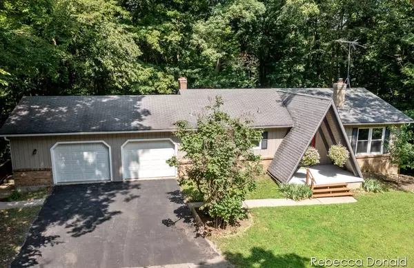 1943 Jackson Street, Hudsonville, MI 49426
