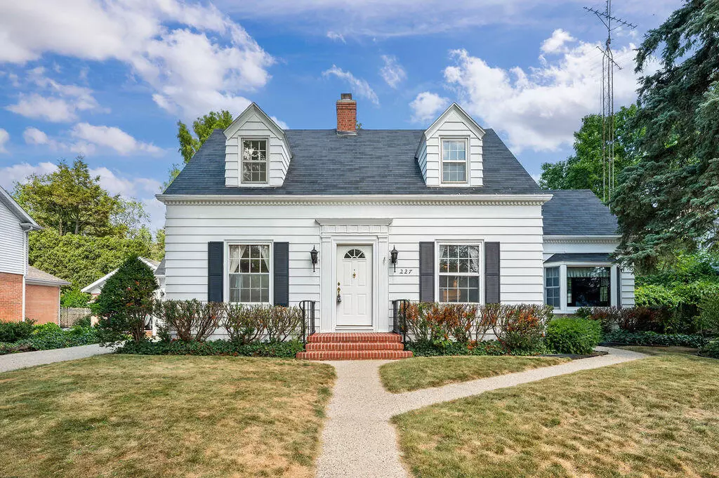 St. Joseph, MI 49085,227 N Sunnybank Road