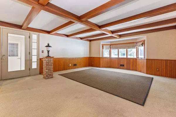 St. Joseph, MI 49085,227 N Sunnybank Road
