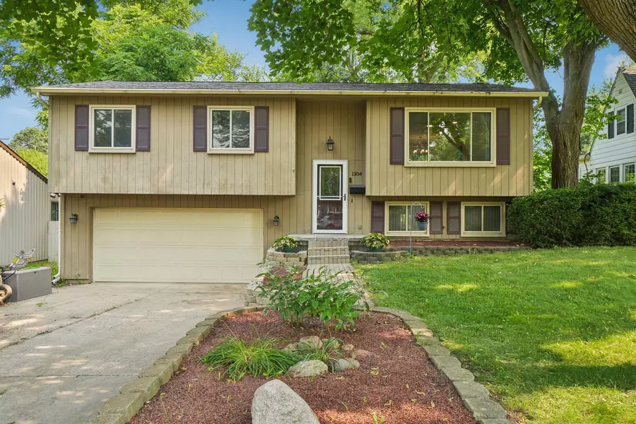 1304 Whittier Road, Ypsilanti, MI 48197