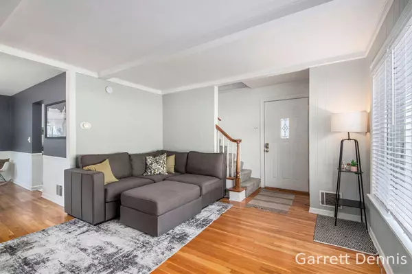 Zeeland, MI 49464,232 S Division Street