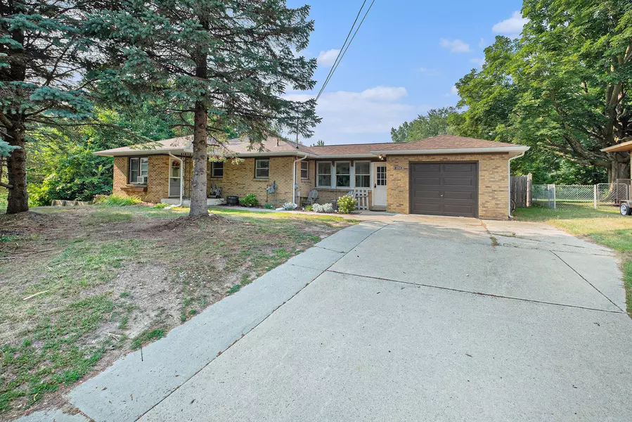 1523 Lake Michigan NW Drive, Grand Rapids, MI 49534