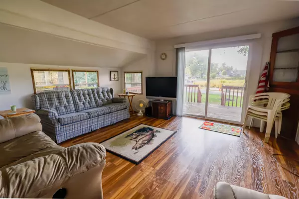 Three Rivers, MI 49093,10281 Walnut Drive