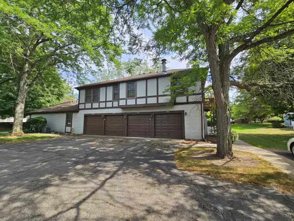 Grand Rapids, MI 49508,3512 Whispering Brook SE Drive #11